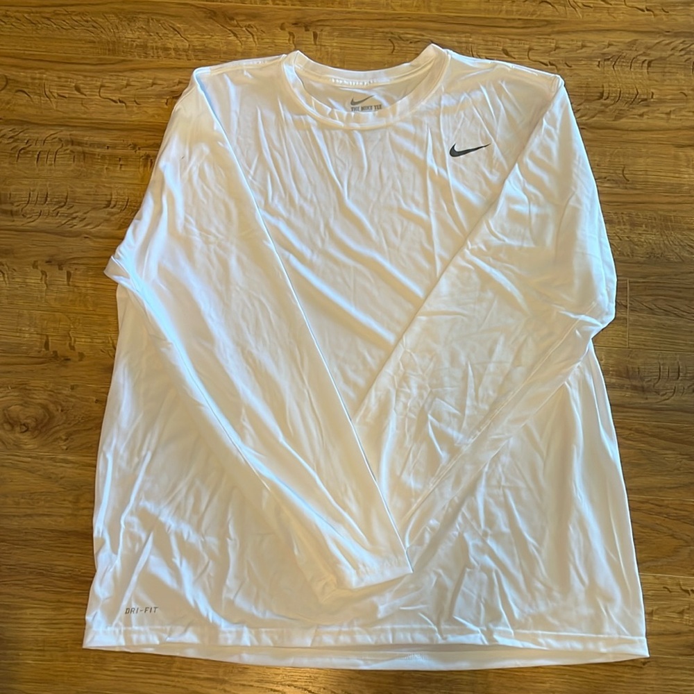 NWT Nike long sleeve dri-fit